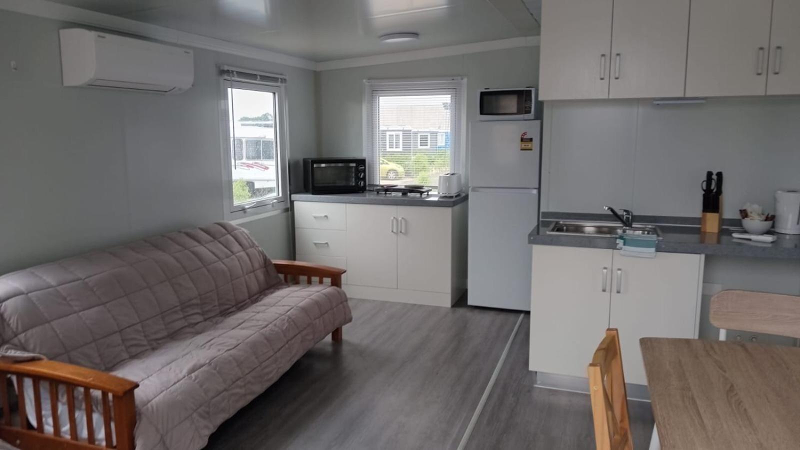 Queen Street Holiday Park Richmond Buitenkant foto